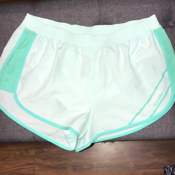 Hollister Pants - GENTLY LOVED HOLLISTER ATHLETIC SHORTS